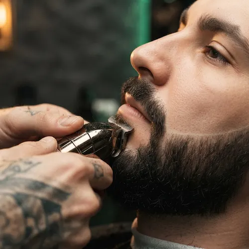 Perfilado de barba express y bigote